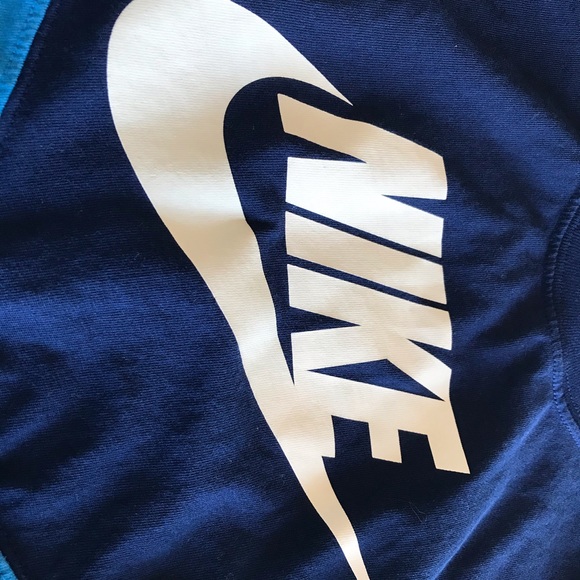 ADORABLE blue nike shirt - Picture 5 of 5